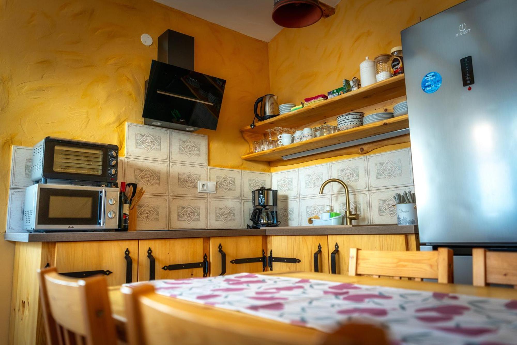 Stara Soncna Hisa Apartment Радовлица Екстериор снимка